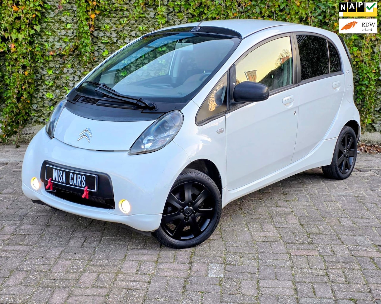 Citroën C-Zero - 4-persoons 16 kWh Automaat Eerste Eigenaar Airco Sport Velgen - AutoWereld.nl