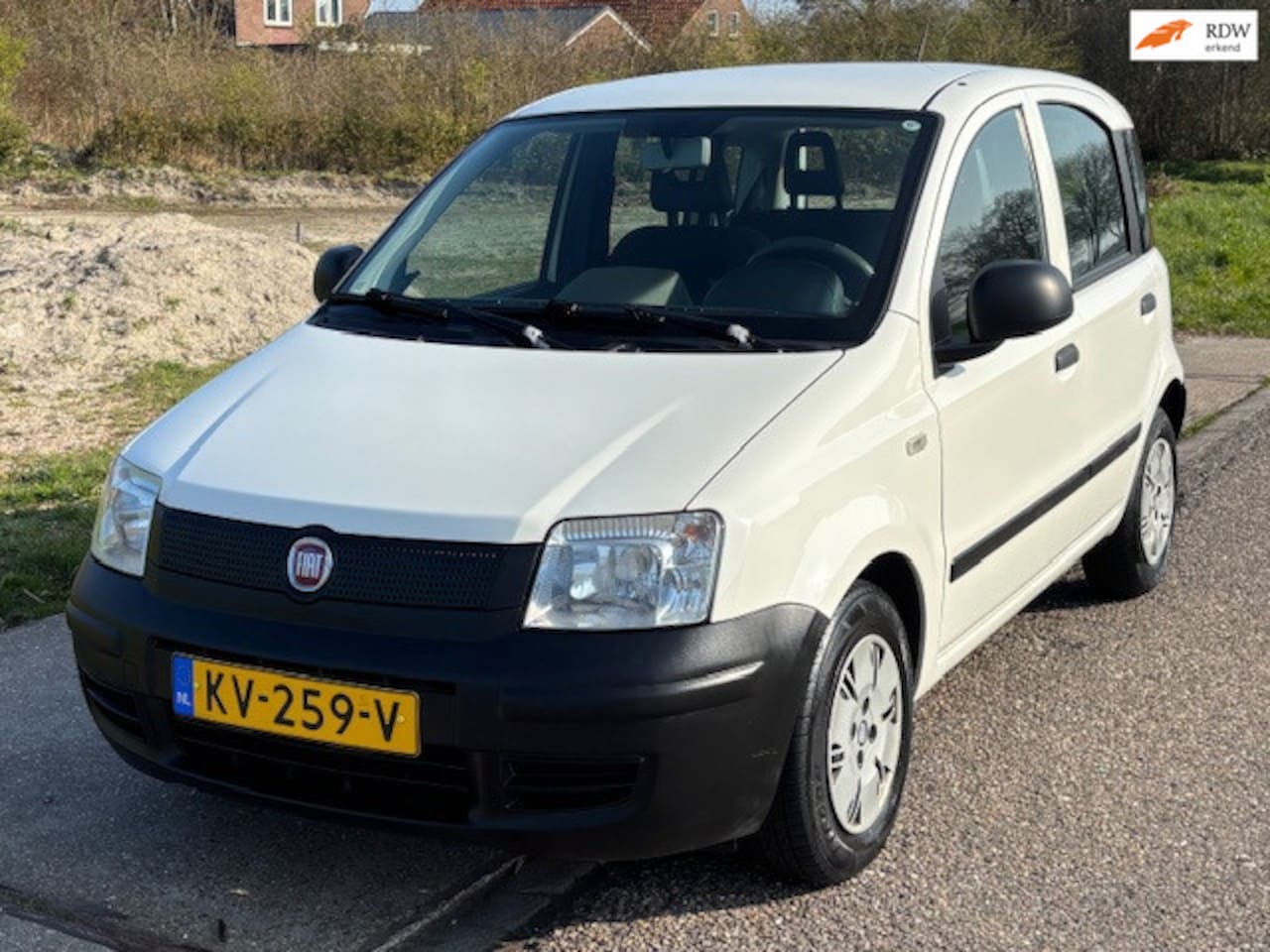 Fiat Panda - 1.1 Actual Audio-CD/MP3 Getint glas ABS 2 x airbag Dealeronderhoud 123208 km's NAP! Nieuwe - AutoWereld.nl