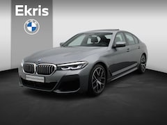 BMW 5-serie - Sedan 545e xDrive M Sportpakket | Trekhaak | Schuifdak | Sportstoelen | Active Cruise Cont