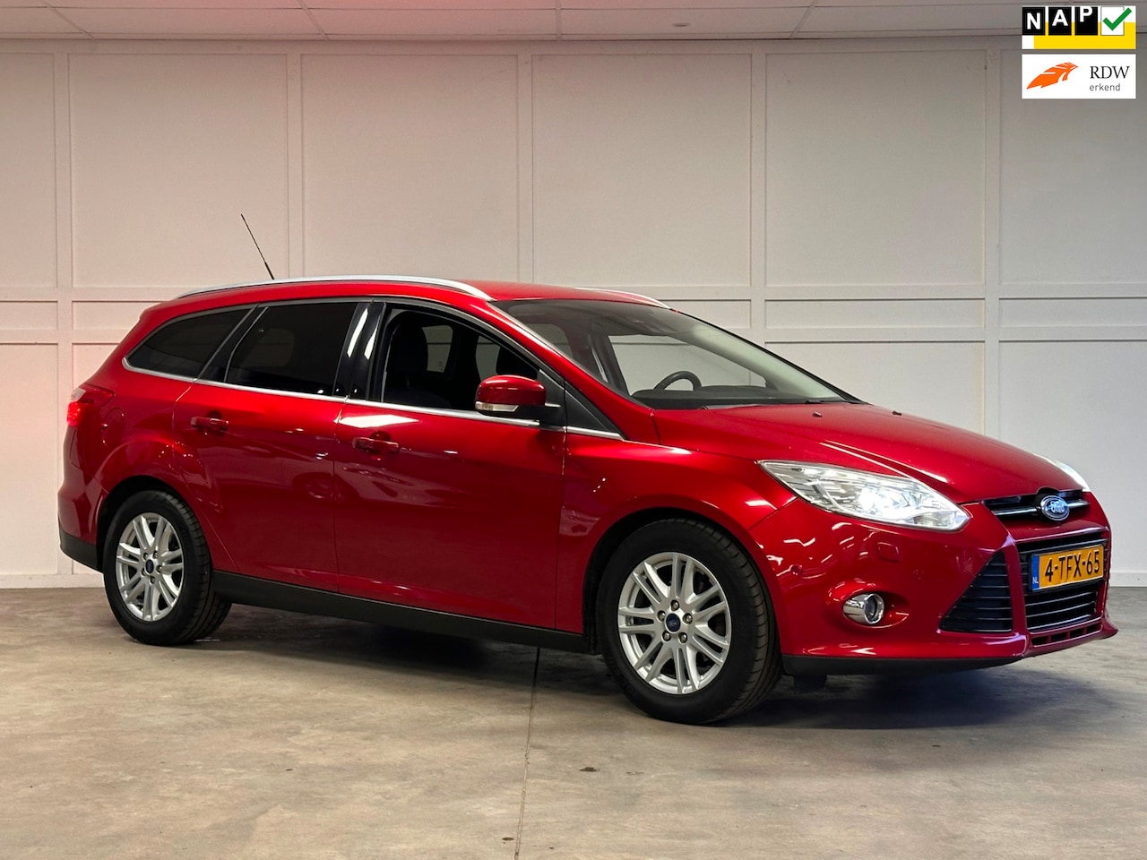 Ford Focus Wagon - EcoBoost / 125PK / Trekhaak / Xenon / 2014 / Cruise - AutoWereld.nl