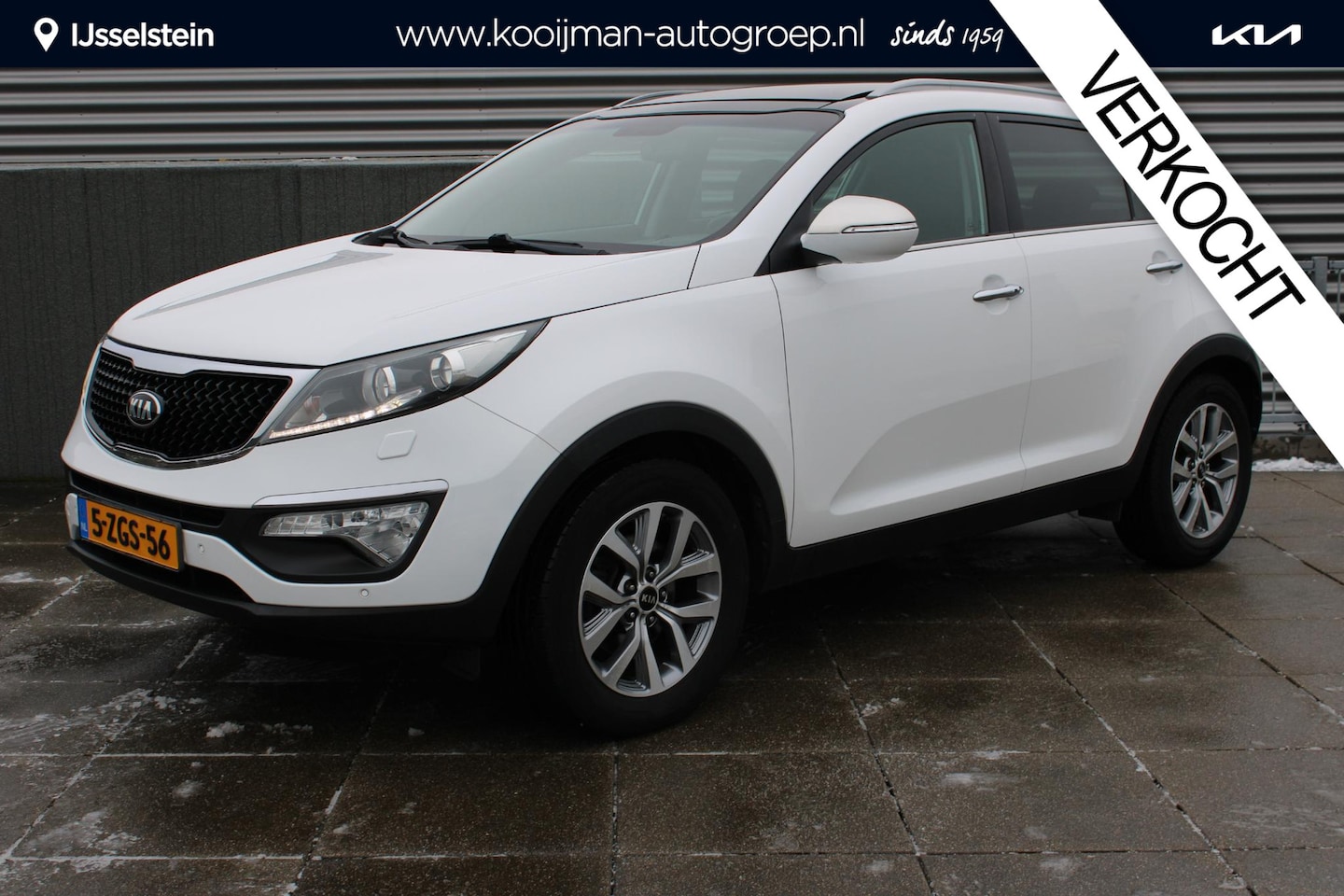 Kia Sportage - 1.6 GDI ExecutiveLine Stoelverwarming v&a / Navigatie / Camera / Schuifdak / Parkeersensor - AutoWereld.nl
