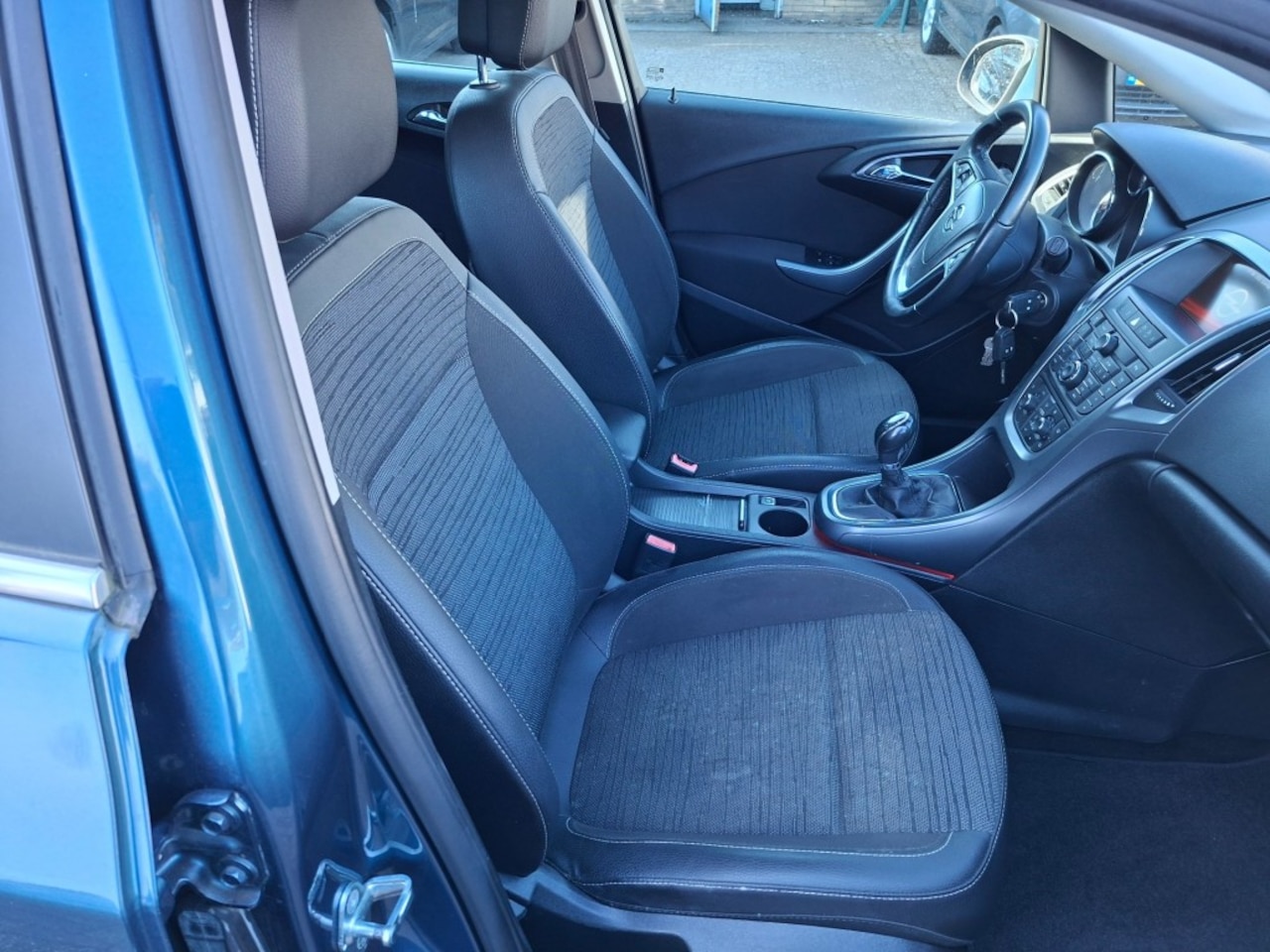 Opel Astra - 1.4 Turbo Business RADIO-CD/CLIMATE/CRUISE/NAVI/ELEC.RAMEN V+A/PDC/TREKHAAK