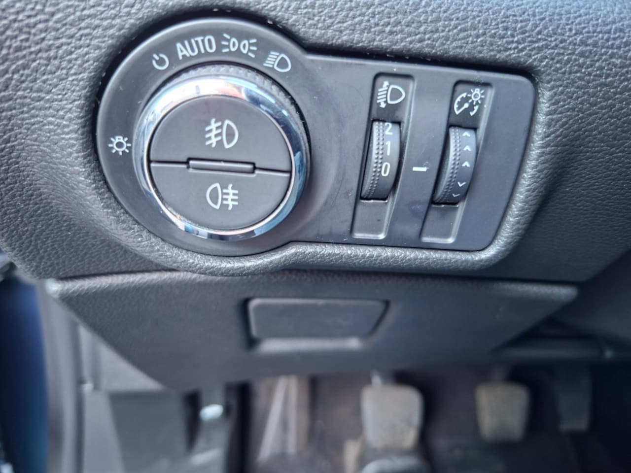 Opel Astra - 1.4 Turbo Business RADIO-CD/CLIMATE/CRUISE/NAVI/ELEC.RAMEN V+A/PDC/TREKHAAK