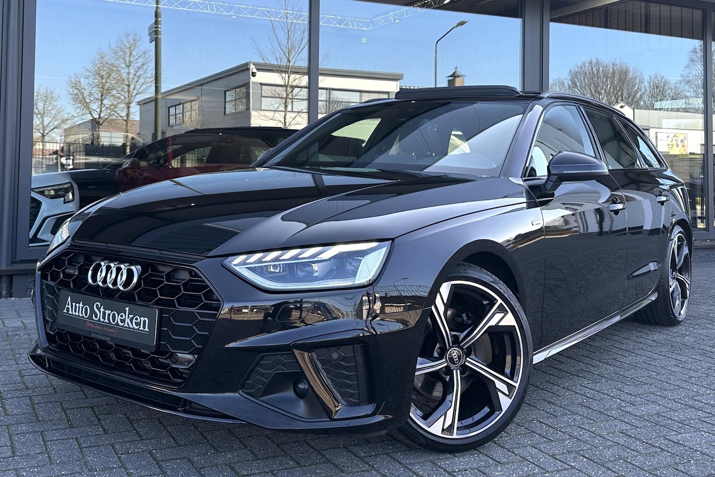 Audi A4 Avant - 40 TFSI 204pk Quattro S-Line Black Pano Matrix Hud - AutoWereld.nl