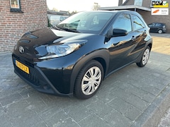 Toyota Aygo X - 1.0 VVT-i MT Play zeer lichte rijdbare schamp schade