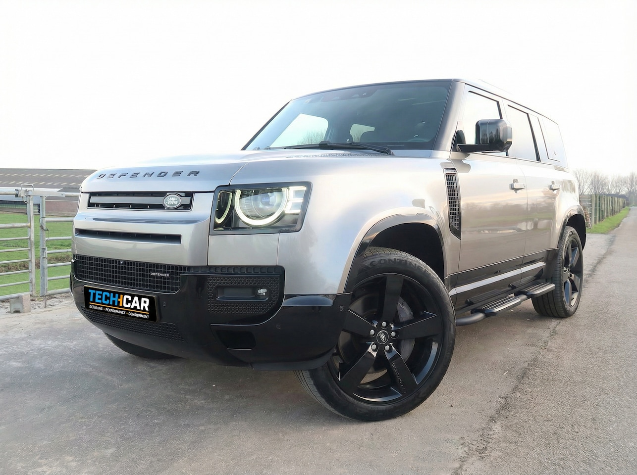 Land Rover Defender 110 - 2.0 P400e 110 X-Dynamic HSE - AutoWereld.nl