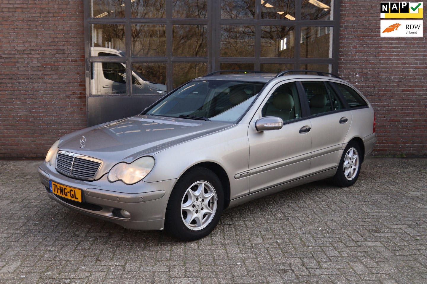 Mercedes-Benz C-klasse Combi - 180k Elegance AC|PDC|CC|APK6/26 - AutoWereld.nl