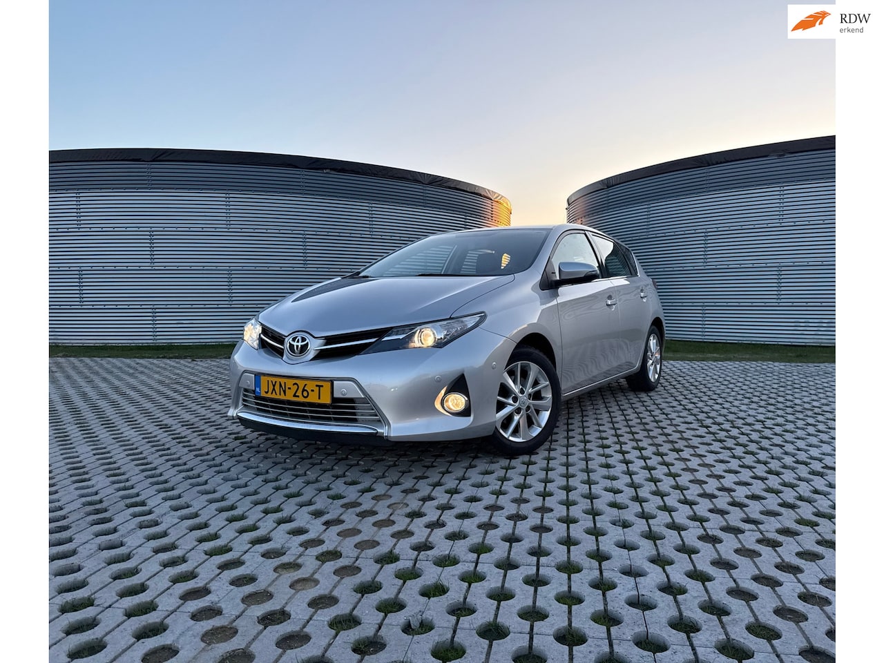 Toyota Auris Touring Sports - 1.6 Aspiration | Park. camera | PDC | 5DRS - AutoWereld.nl
