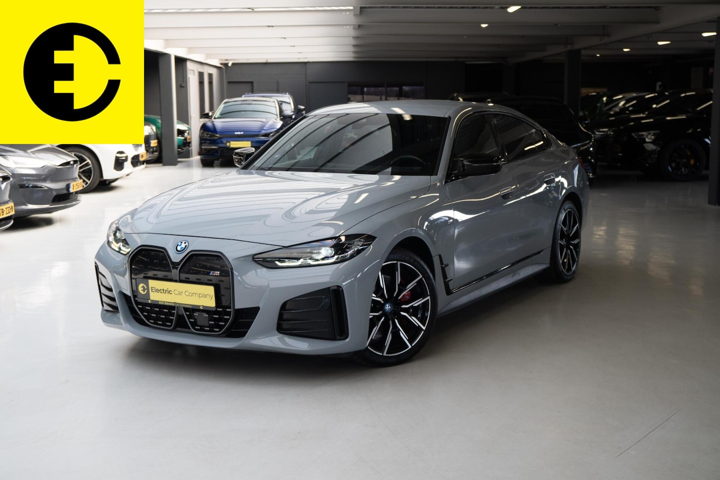 BMW i4 - M50 84 kWh | 93,2% SOH | Elektrische verstelbare stoelen | Leren bekleding | Achteruitrijc - AutoWereld.nl