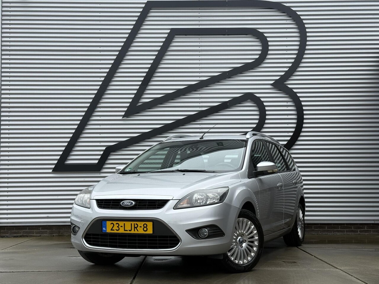 Ford Focus Wagon - 1.8 Limited 1e Eigenaar|Navi|Trekhaak|Clima|Cruise|PDC|Dealer Onderhouden|N.A.P|Nieuwe APK - AutoWereld.nl