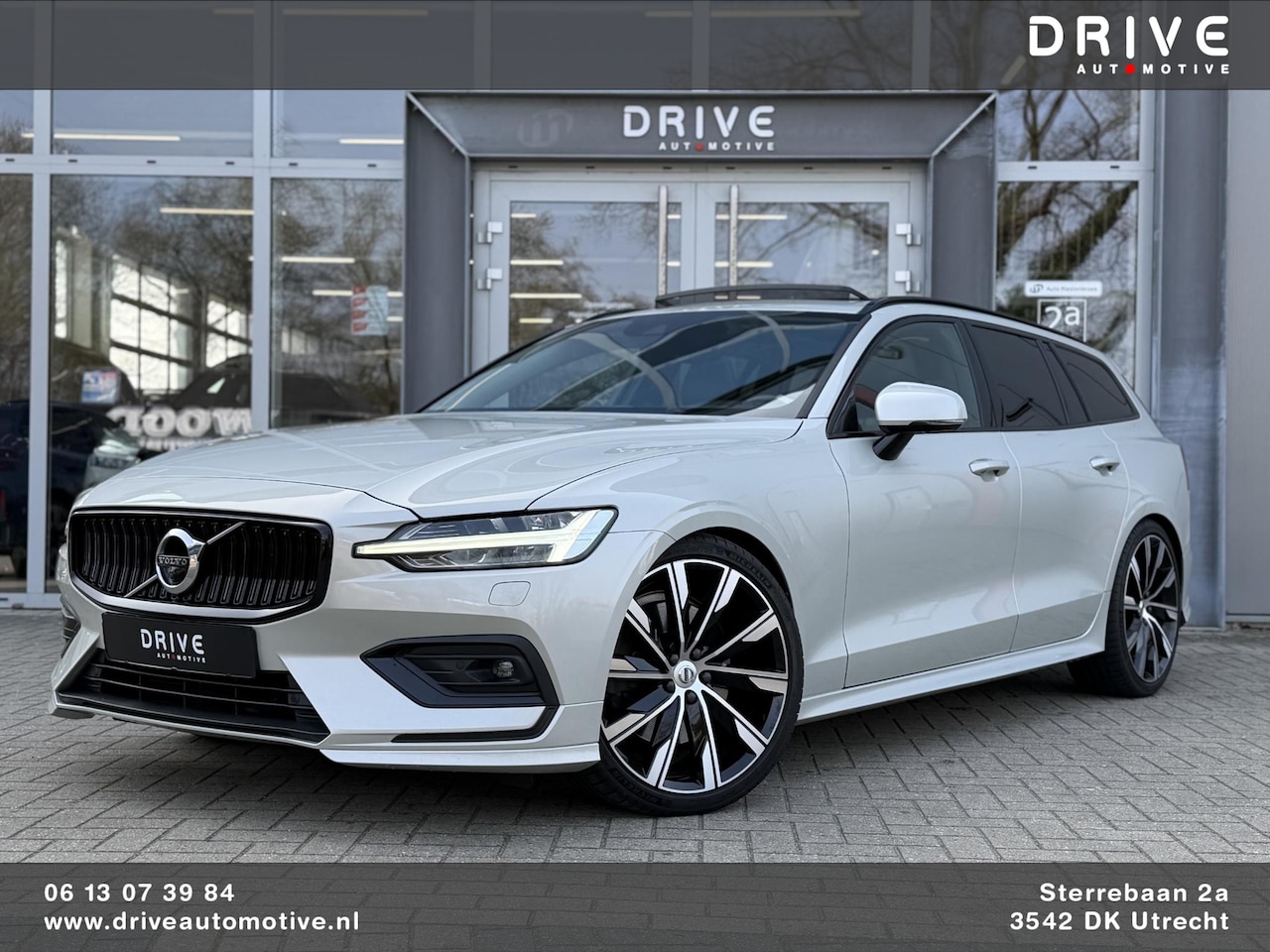 Volvo V60 - 2.0 T6 AWD Inscription Polestar |Full option| Pano|B&W|StoelVentilatie|PilotAssist|Trekhaa - AutoWereld.nl