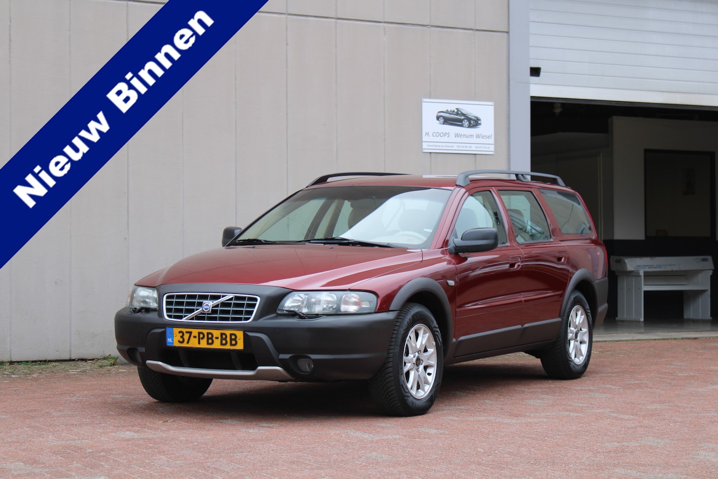 Volvo XC70 - 2.5 T AWD AUTOMAAT YOUNGTIMER 7-persoons - AutoWereld.nl