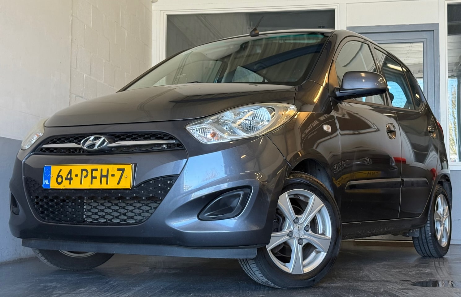 Hyundai i10 - 1.2 i-Drive Cool|NAP|NweAPK|55DKM!|3eEig|DealerOH|Airco|AfnTrekhaak| - AutoWereld.nl