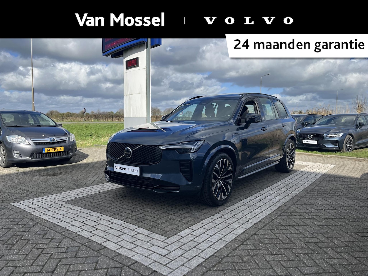 Volvo XC90 - T8 Plug-in hybrid AWD Ultra Dark | Luchtvering | Trekhaak | Panoramadak | Massagestoelen | - AutoWereld.nl
