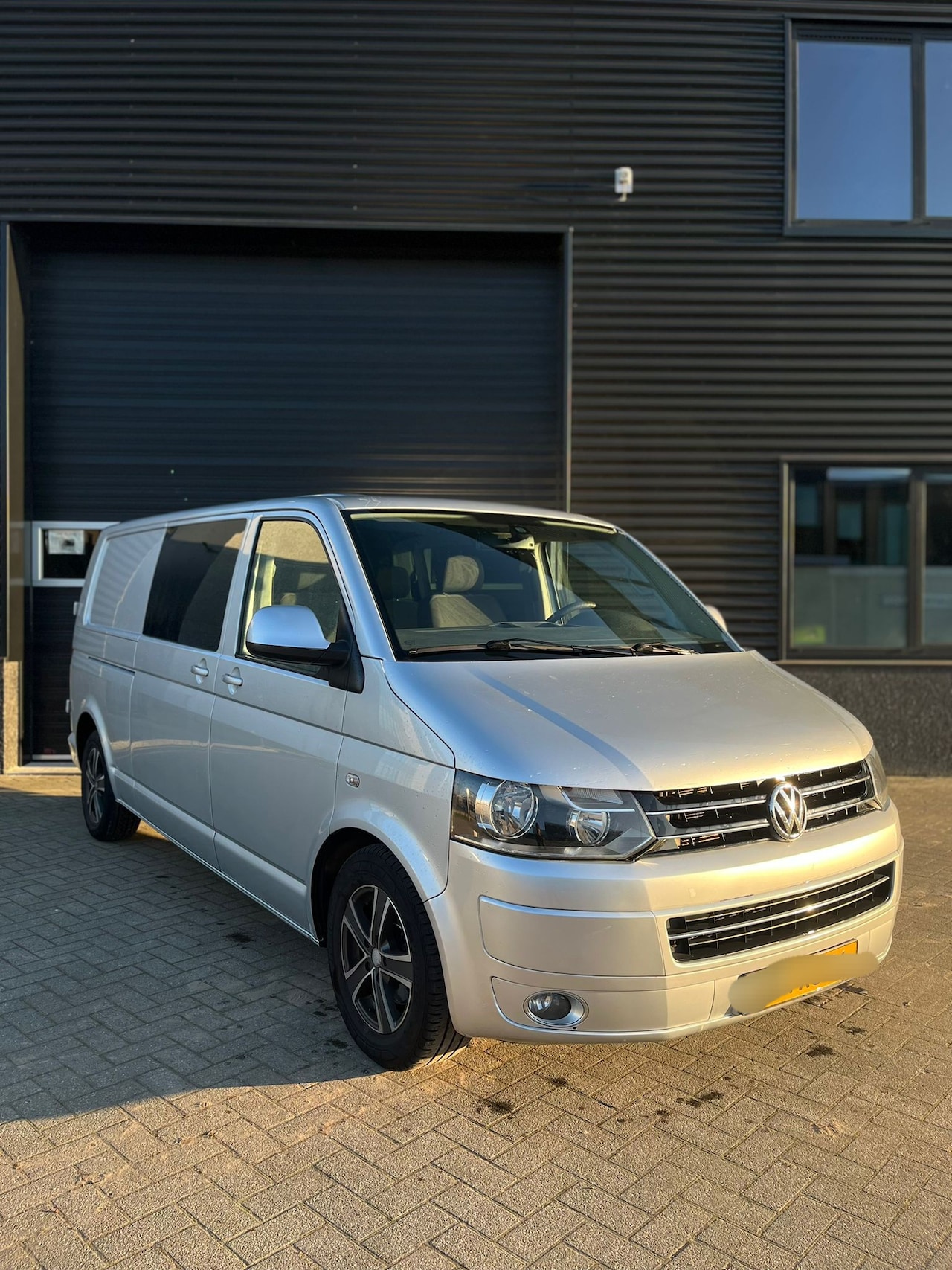 Volkswagen Transporter - 2.0 TDI L2H1 DC Comfortline Gechipt 180pk - AutoWereld.nl