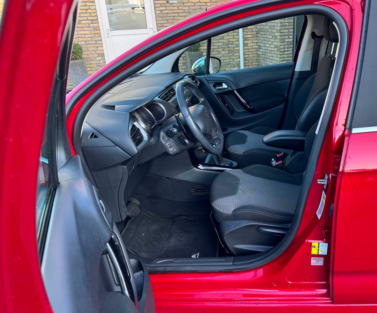 Citroën C3 - 1.2 Bj 2014 Automaat Weinig kilometers - AutoWereld.nl