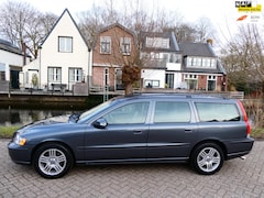 Volvo V70 - 2.4 Edition 170pk Automaat LPG-G3 Leder Clima Trekhaak 1800kg