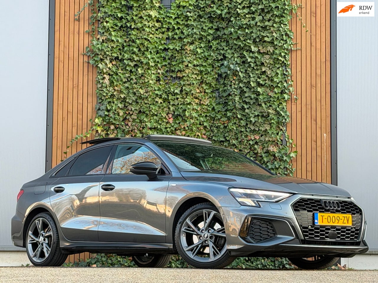 Audi A3 Limousine - 35 TFSI edition one|PANO|SFEER|S-LINE|CAMERA - AutoWereld.nl