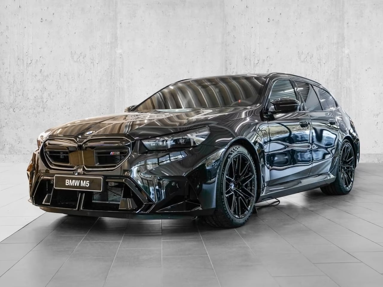 BMW 5-serie Touring - M5 ** M-DRIVER PACK (305 km/h), M-REMMEN, PANO, TREKH, MERINO LEDER, 20/21 INCH LMV ** 1e - AutoWereld.nl