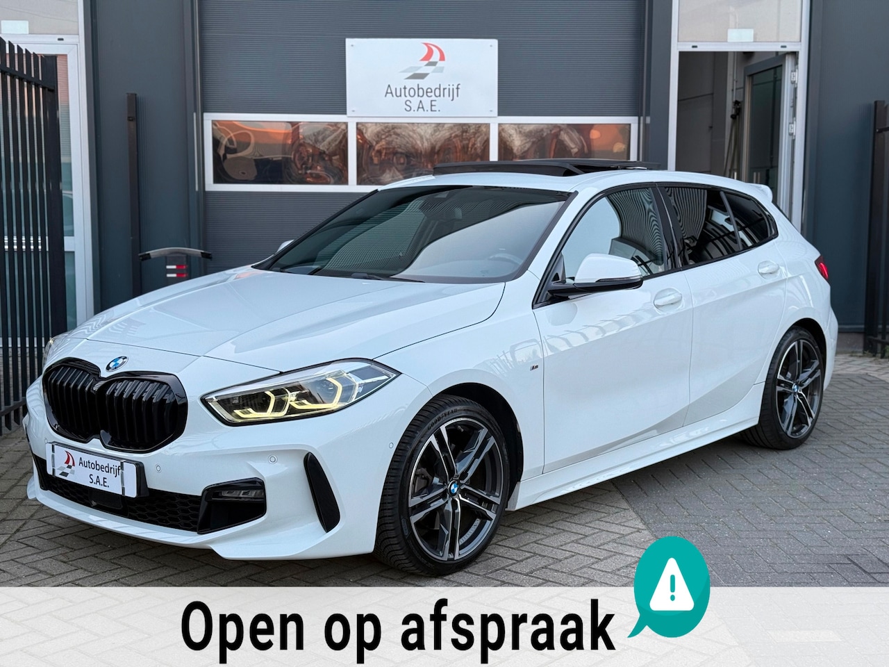 BMW 1-serie - 118i M Sport PANO|M SEAT| CARPLAY |SFEER |LED !! - AutoWereld.nl