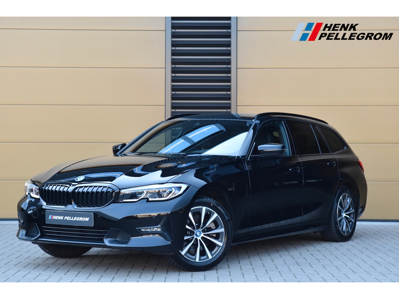 BMW 3-serie Touring - 320e Business Edition Plus * Laserlicht * Sportstoelen * Servicecontract * - AutoWereld.nl