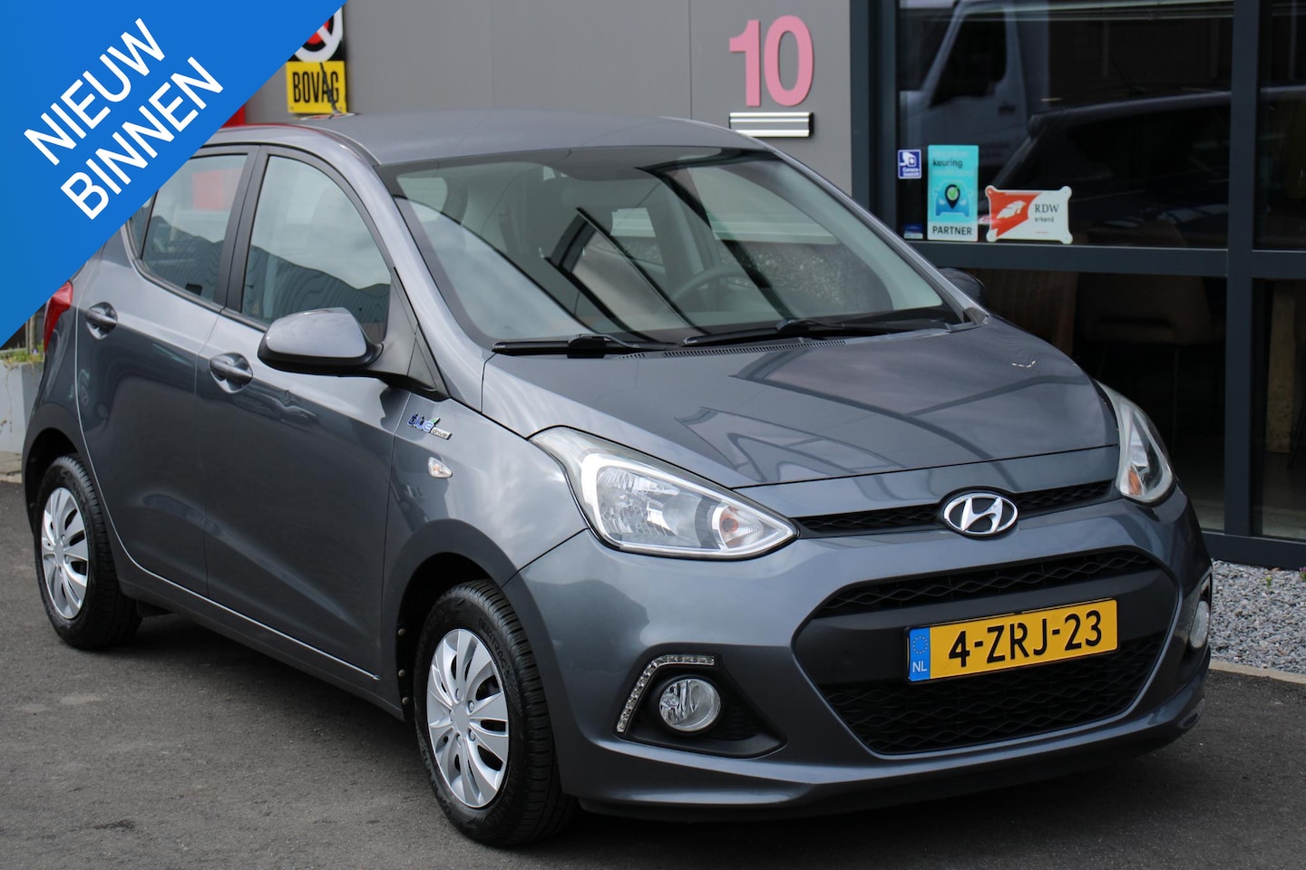 Hyundai i10 - 1.0i i-Motion Comfort Plus 1.0i i-Motion Comfort Plus CLIMA, 65DKM - AutoWereld.nl