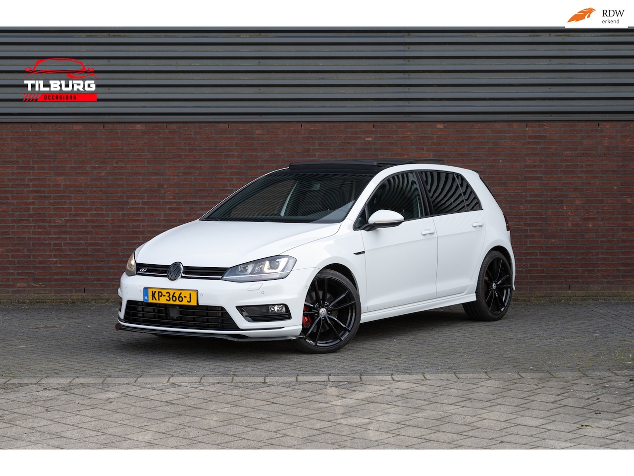 Volkswagen Golf - 1.4 TSI R-Line | PANO | ACC | LED - AutoWereld.nl