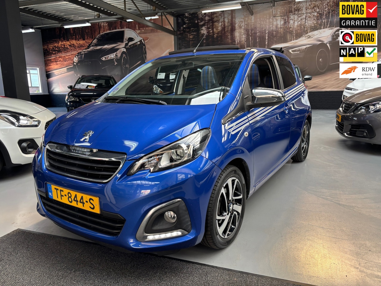 Peugeot 108 - 1.0 e-VTi Collection TOP! Open Dak / Carplay / Camera - AutoWereld.nl