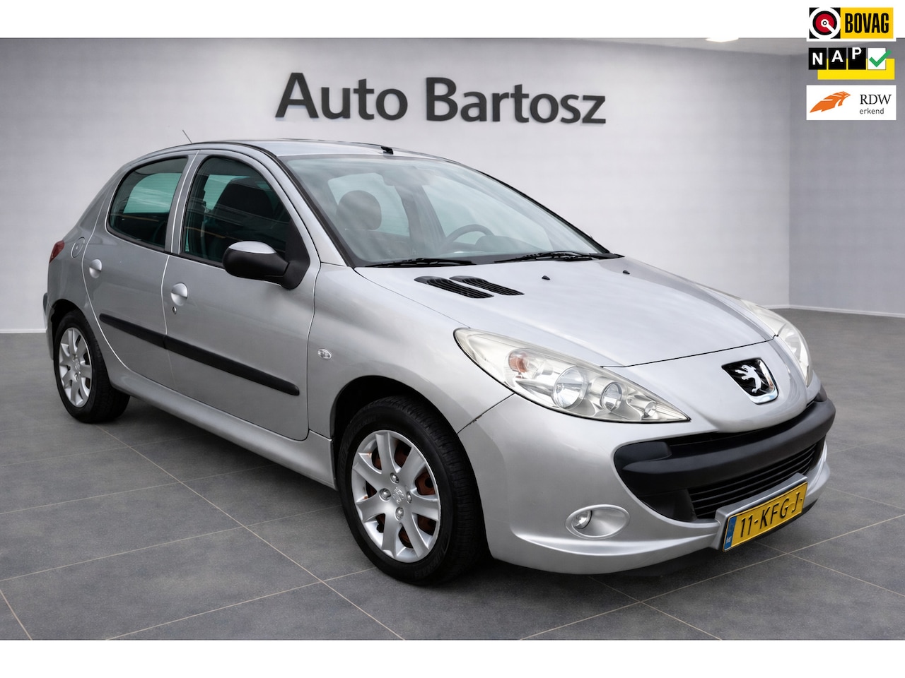 Peugeot 206 - | NAP | 1e eigenaar | Nieuwe distributieriem | Zuinig | Regensensor - AutoWereld.nl