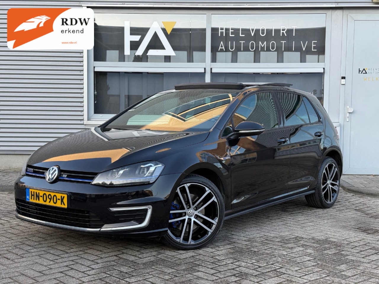 Volkswagen Golf - 1.4 TSI GTE | PANO | TREKHAAK | STOELVW | orig. Nederlands - AutoWereld.nl