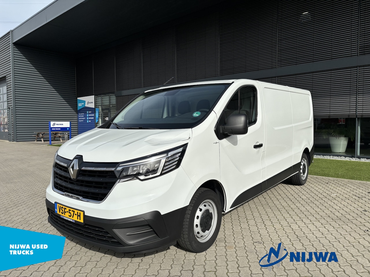 Renault Trafic - 130 T30 L2H1 Bijrijdersbank + Airco - AutoWereld.nl
