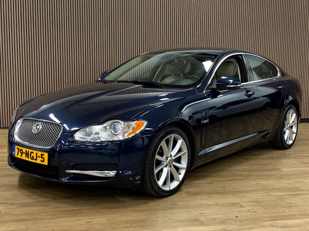 Jaguar XF Portfolio - 5.0 V8 Portfolio|Youngtimer|Camera|Automaat|Climate Control| - AutoWereld.nl