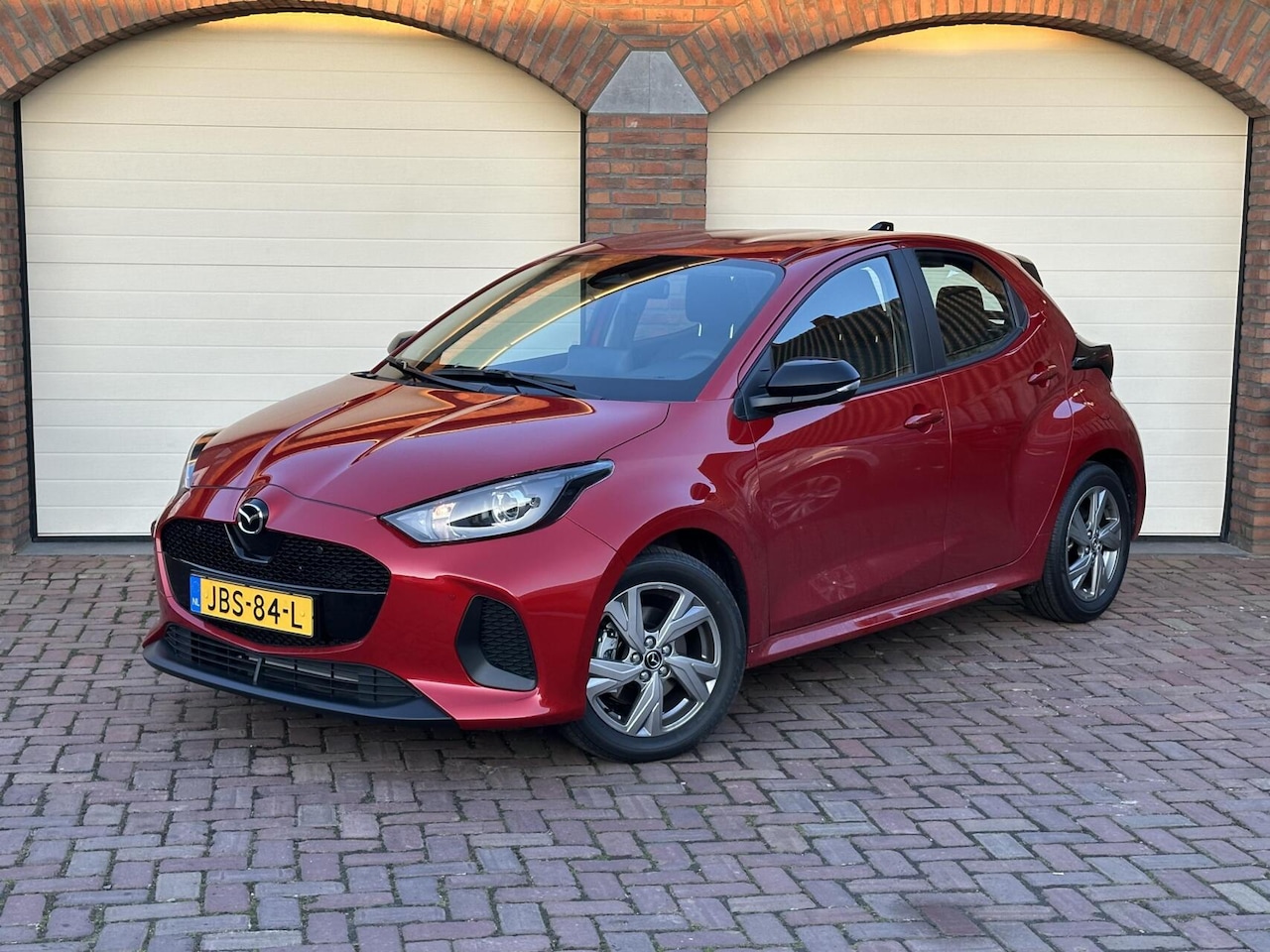 Toyota Yaris - Mazda 2 Hybrid 1.5i Exclusive Carplay 544KM! - AutoWereld.nl