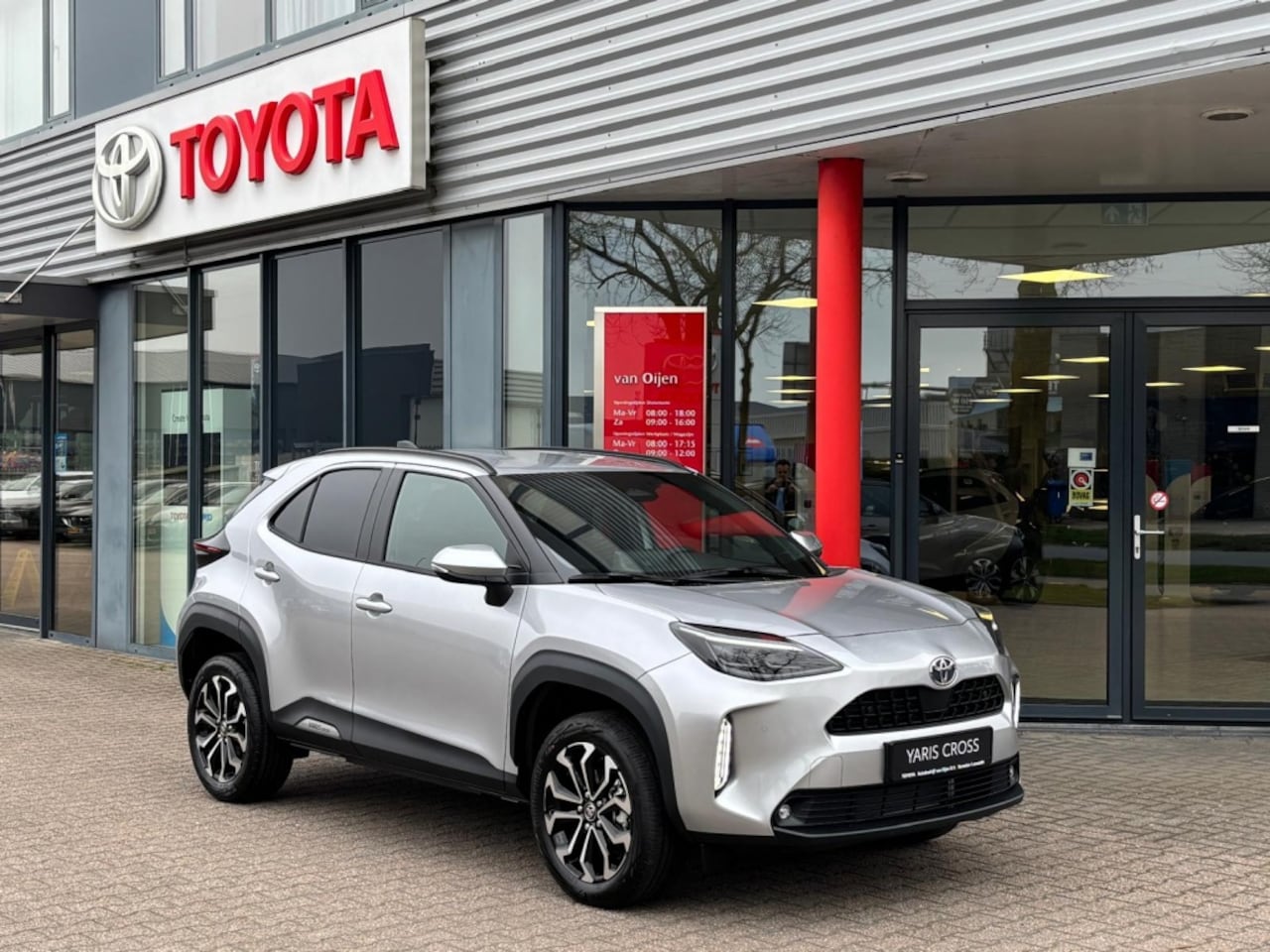 Toyota Yaris Cross - 1.5 Hybr 115 Dynamic | Comfort Pack | Nieuw uit voorraad leverba - AutoWereld.nl