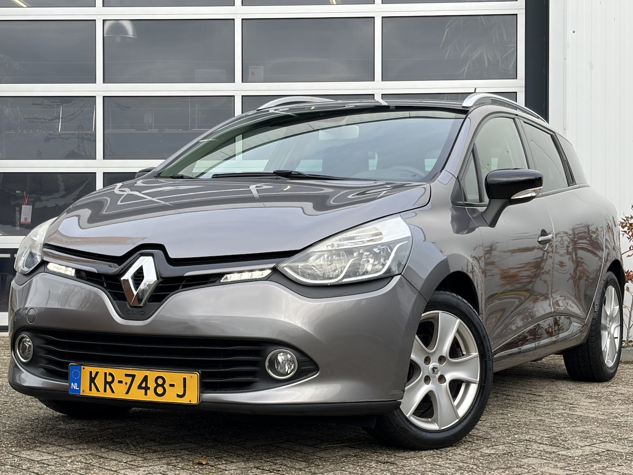 Renault Clio Estate - 0.9 TCe Expression 90pk | Audio-navigatie full map | Bluetooth | Cruise control | DAB | Li - AutoWereld.nl