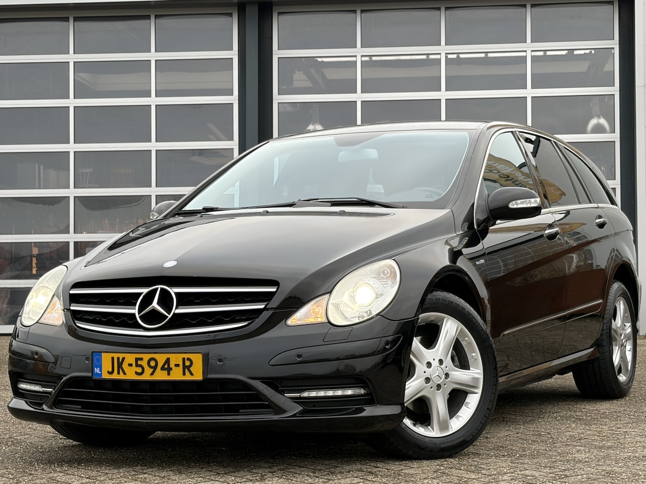 Mercedes-Benz R-klasse - 300 CDI BlueEFFICIENCY 190pk | 7-persoons | Achteruitrijcamera | Bi-xenon koplampen | Crui - AutoWereld.nl