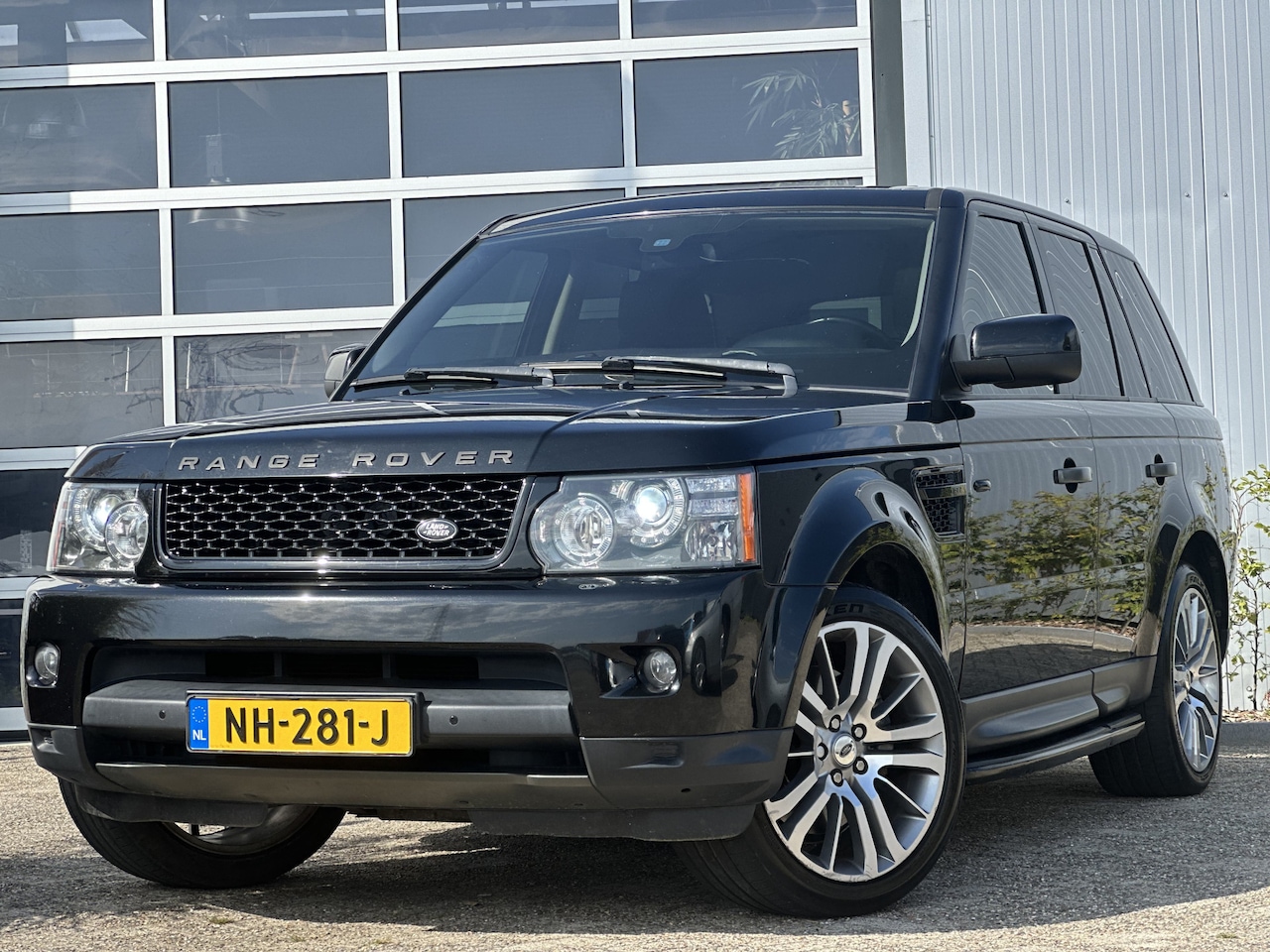 Land Rover Range Rover Sport - 3.0 TdV6 HSE 211PK | Achteruitrijcamera | Bi-xenon koplampen | Elektrisch schuif-/kantelda - AutoWereld.nl