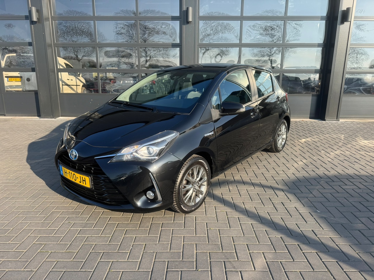 Toyota Yaris - HYBRID 1.5 Hybrid Stoelverwarming / Camera - AutoWereld.nl