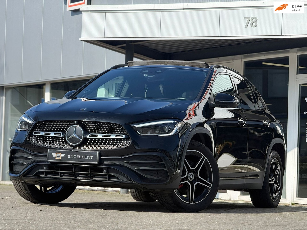 Mercedes-Benz GLA-Klasse - 250 e AMG Line | Panoramadak | Leder | Burmester - AutoWereld.nl