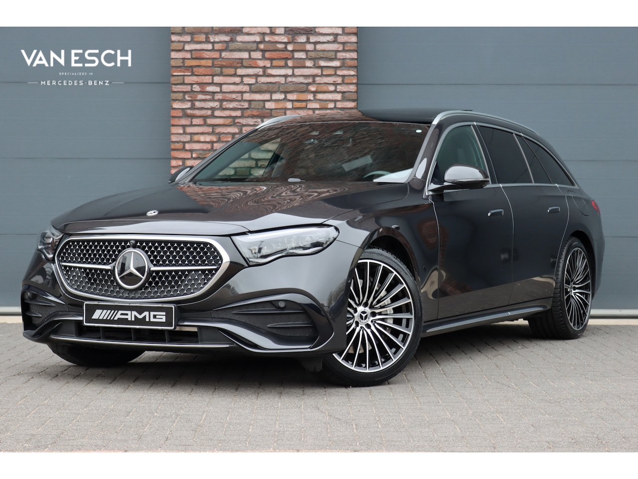 Mercedes-Benz E-klasse Estate - 300 e AMG Line | Hyperscreen | Luchtvering | Distronic+ | Trekhaak | Burmester | HUD | Ver - AutoWereld.nl