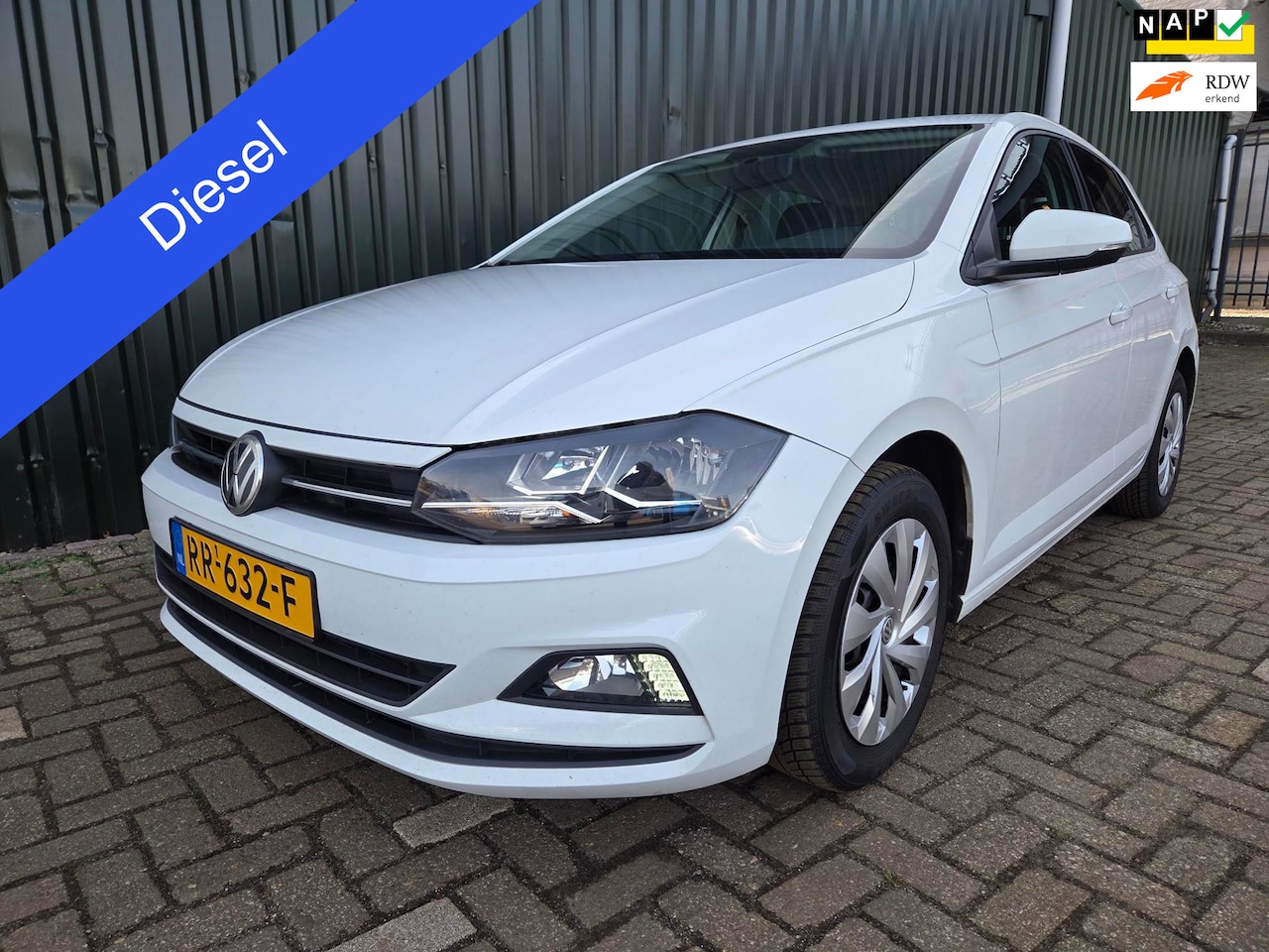 Volkswagen Polo - 1.6 TDI Comfortline NAVI - AutoWereld.nl