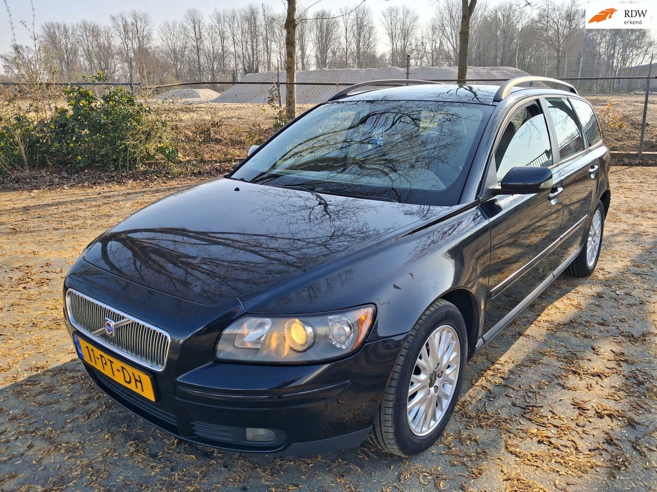 Volvo V50 - 2.4 Summum met lange apk dus echt goedkoop rijden top onder houden auto - AutoWereld.nl