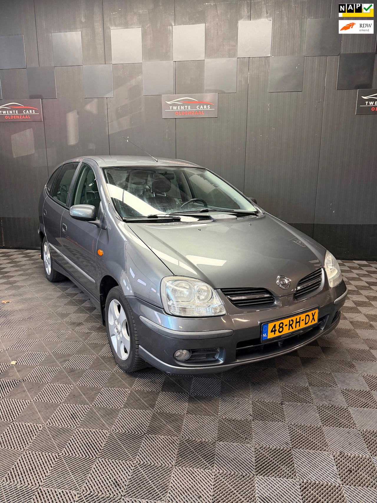 Nissan Almera Tino - 1.8 Acenta | Navi | Camera | Airco | Cruise | Nieuwe APK | - AutoWereld.nl