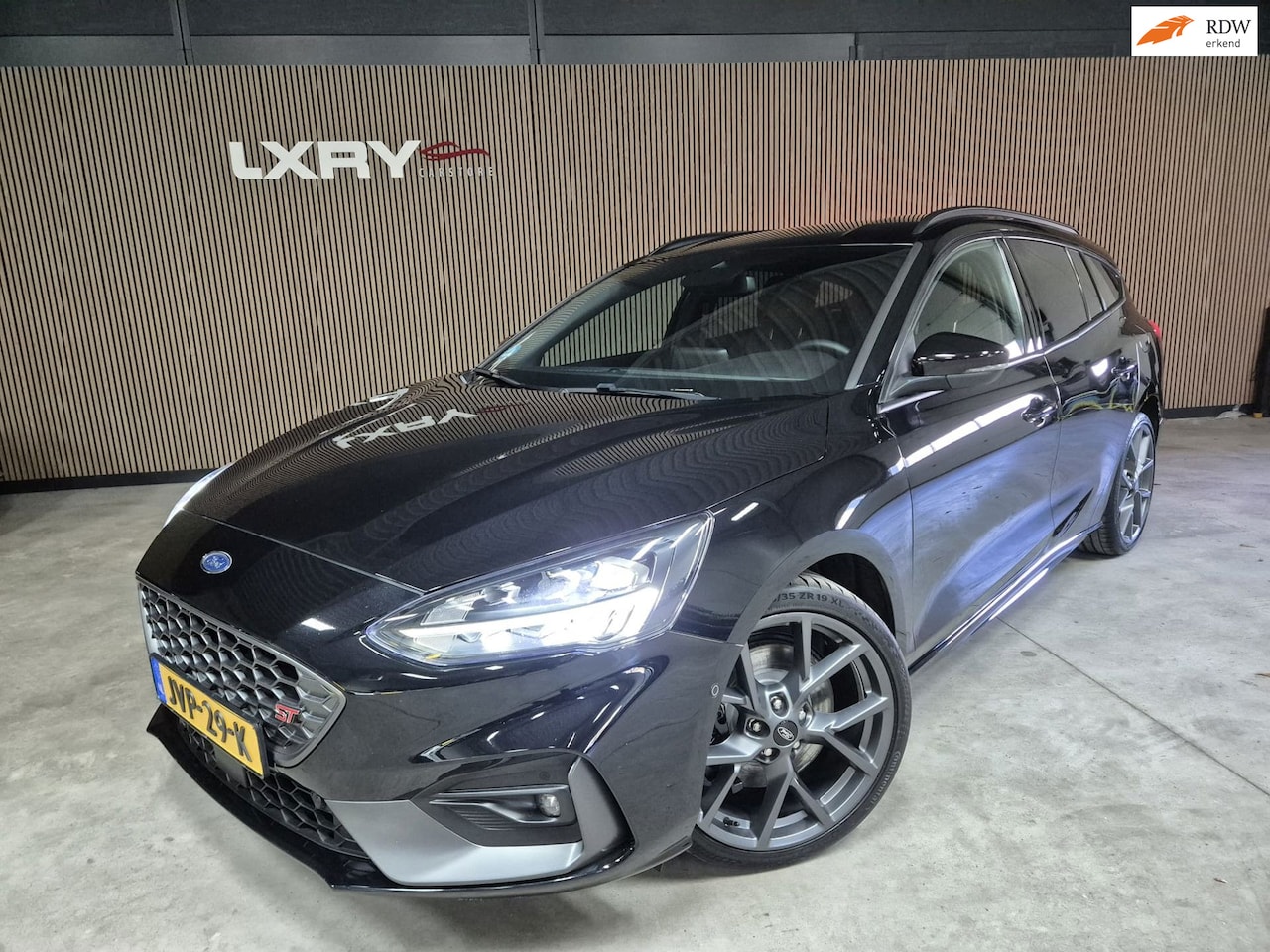 Ford Focus Wagon - 2.3 EcoBoost ST-3 Performance | Clima| winter pakket | Camera | Navi | - AutoWereld.nl