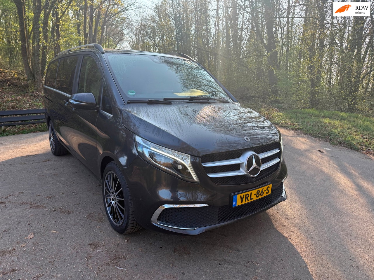 Mercedes-Benz V-klasse - 300d 4-MATIC Lang DC 300d 4-MATIC Lang DC - AutoWereld.nl