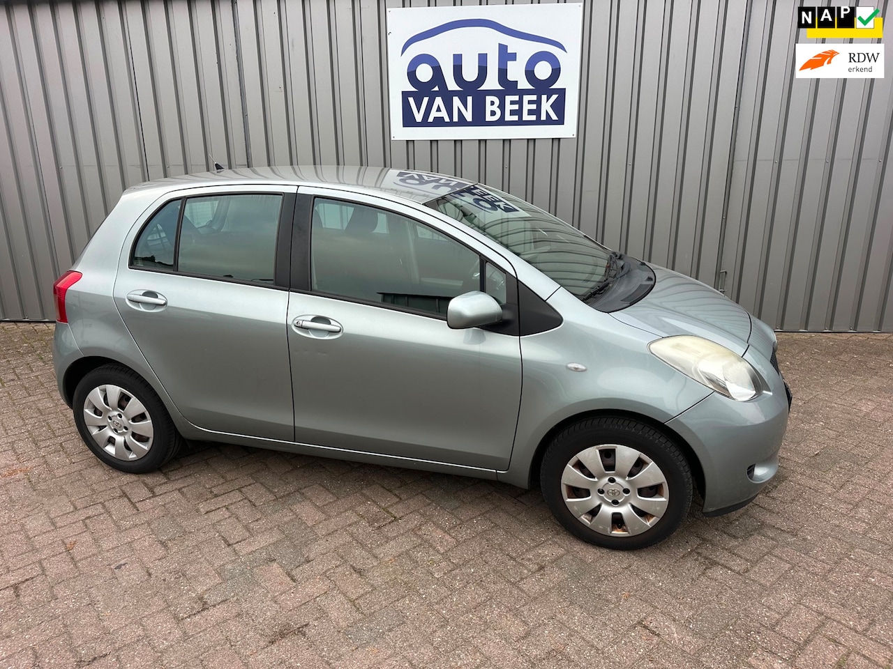 Toyota Yaris - 1.0 VVT-i Sol 1.0 VVTi Sol - AutoWereld.nl