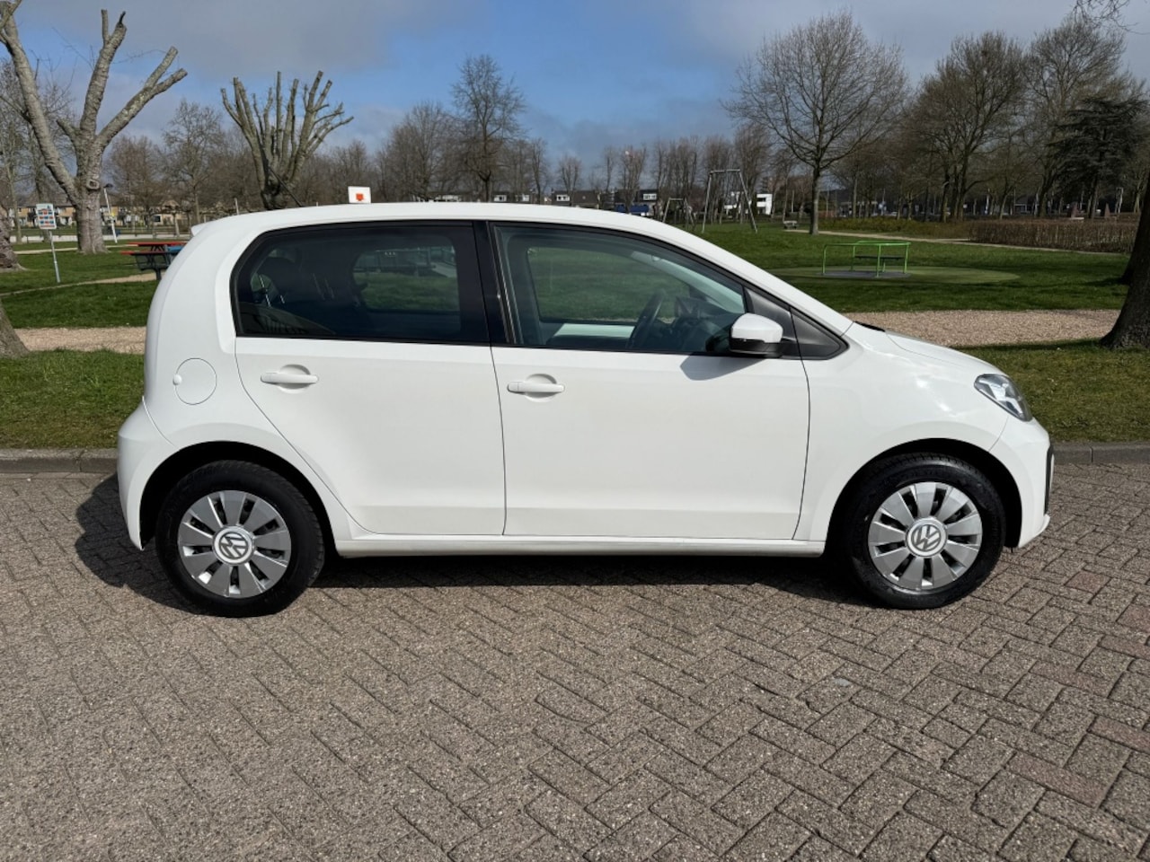 Volkswagen Up! - 1.0 BMT move up! 1.0 BMT move up! - AutoWereld.nl