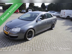 Volkswagen Jetta - 2.0 FSI Comfortline
