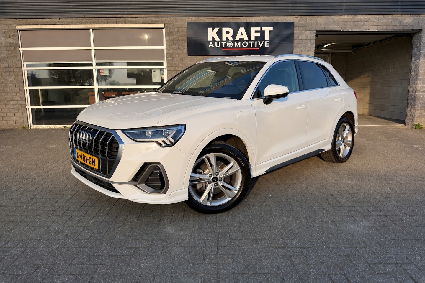 Audi Q3 - 45 TFSI e 2x S edition | Camera + PDC | ACC | Ambient | Apple carplay | Lane Assist | Clim - AutoWereld.nl