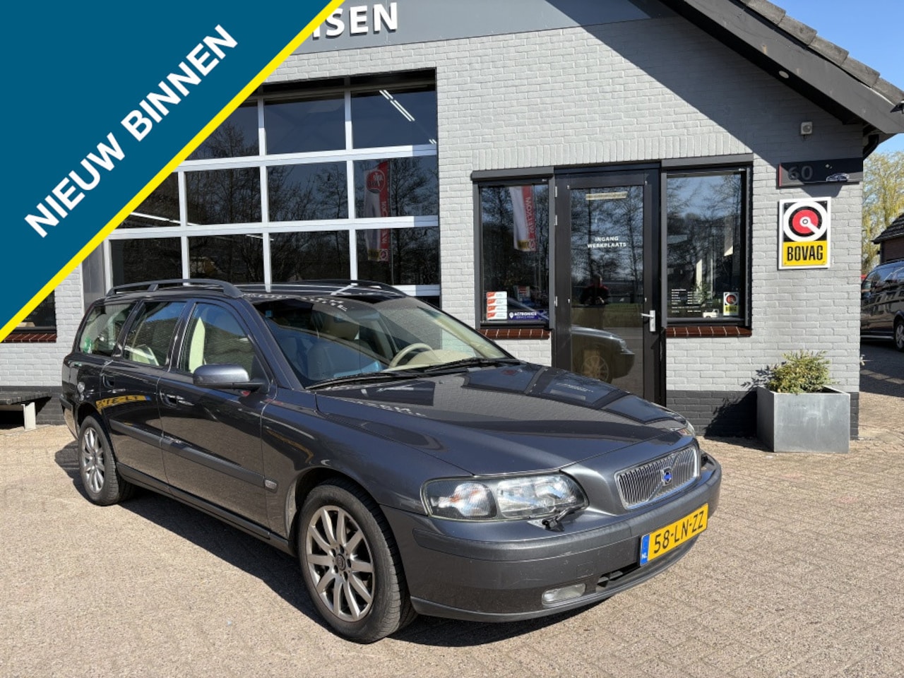 Volvo V70 - 2.5 T Gtr.Titanium - AutoWereld.nl